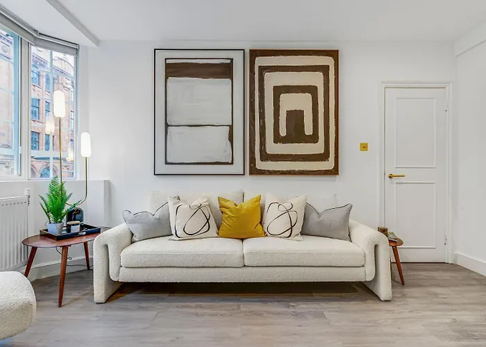 Chelsea Apartment In A Prime Central Location